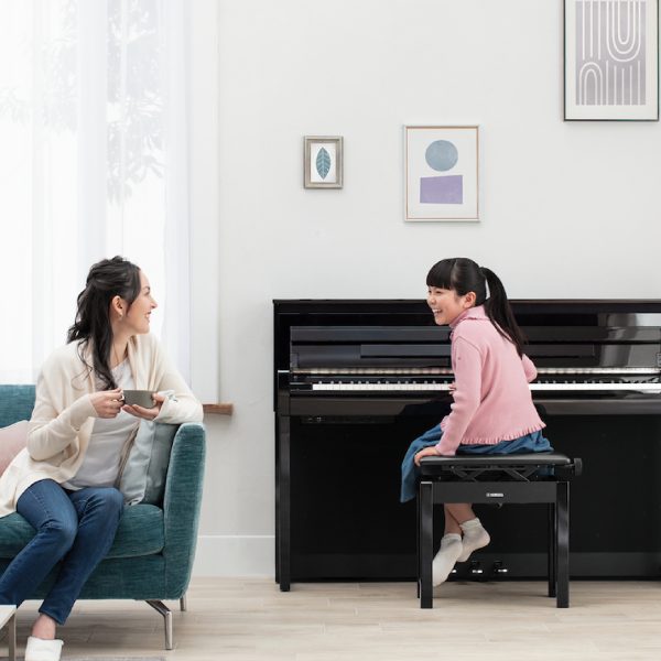 Yamaha CLP-785 Clavinova Digital Piano