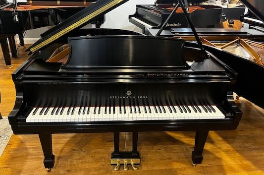 Steinway & Sons Model M Grand Piano Used