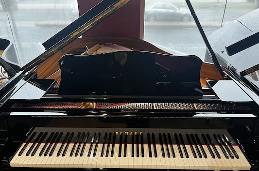 Yamaha C2 Grand Piano Used