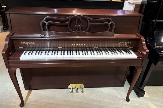 Yamaha M560 Upright Piano Used