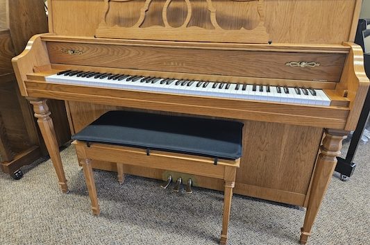 Yamaha M500F Console Piano Used